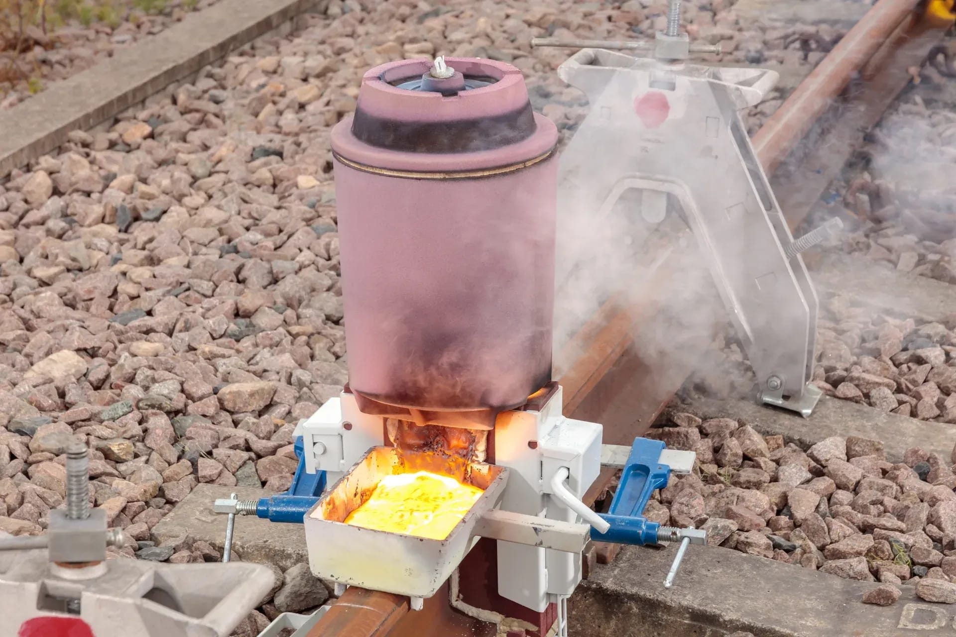Aluminothermic welding websitePicture1