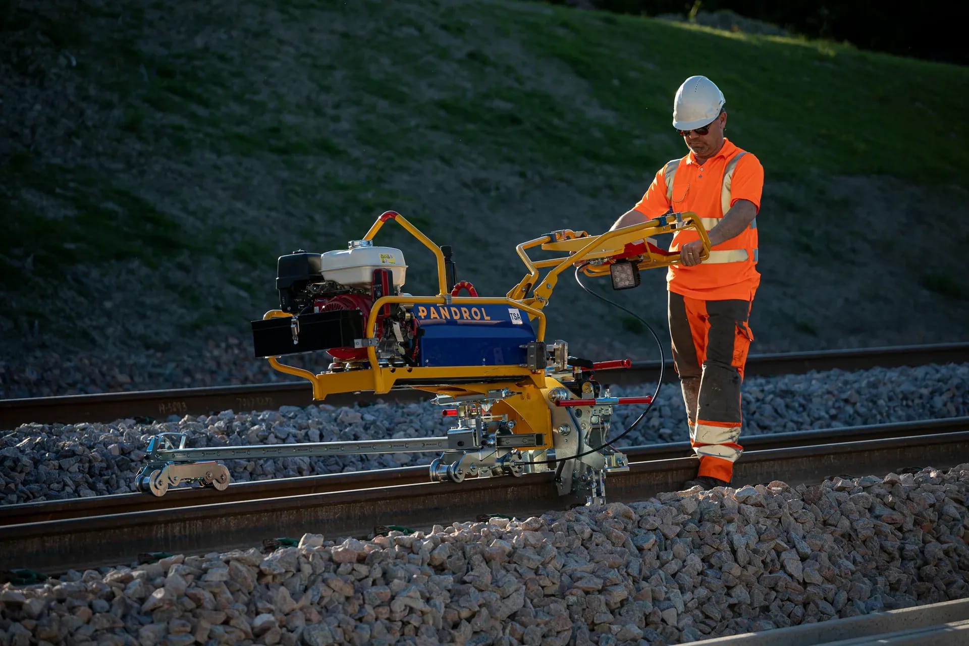 Fastening equipment websitePicture1