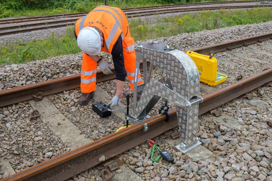 Rail Stress Management,VERSE (Canto)
