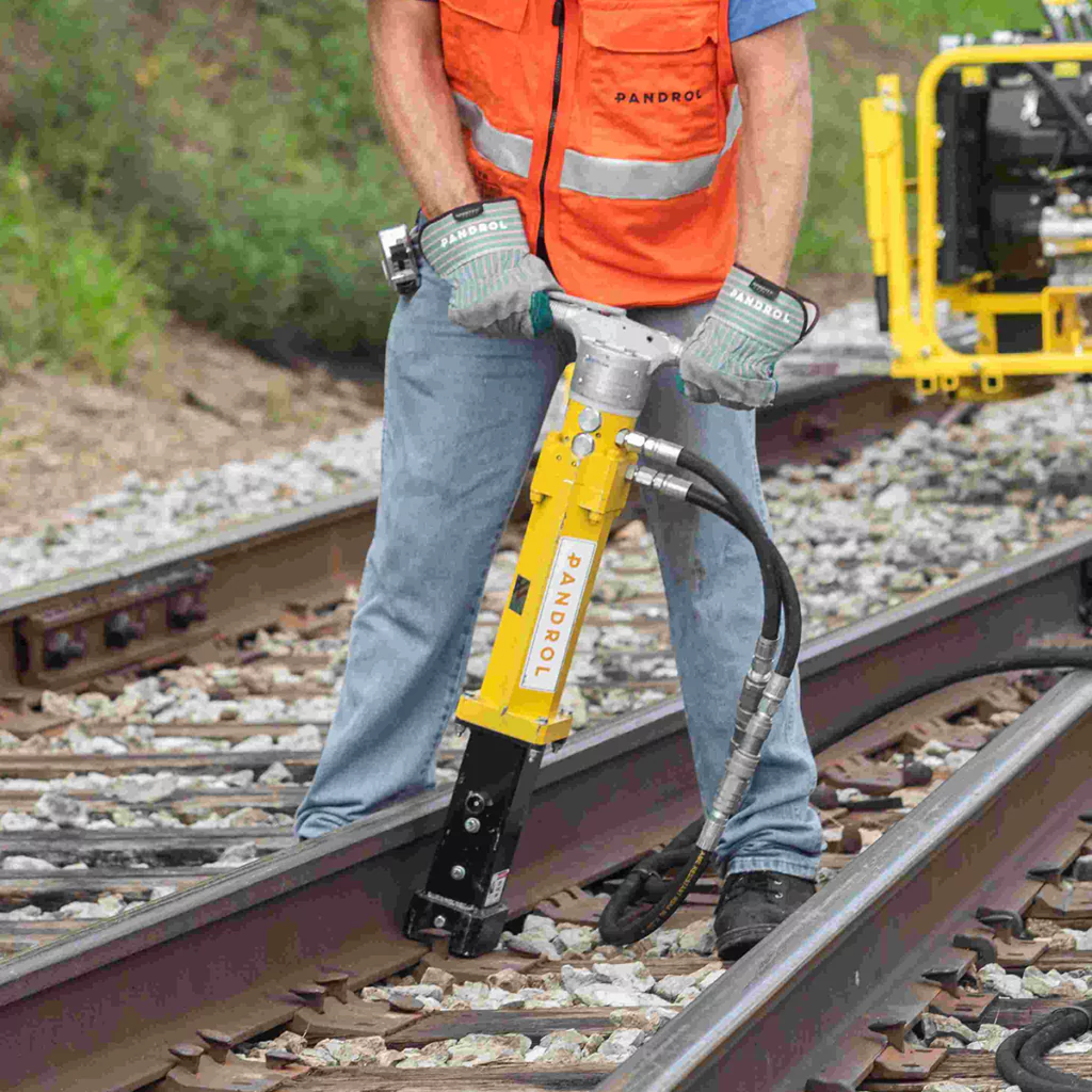 Light-weight Two Stage Spike Puller (01100RM)